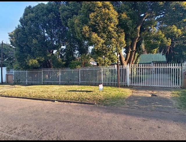5 BEDROOM HOUSE FOR SALE IN GERMISTON SOUTH